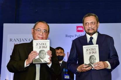 पूर्व सीजेआई रंजन गोगोई और एसए बोबडे