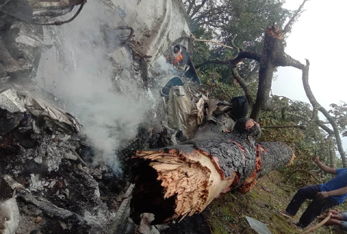 Photos CDS bipin rawat helicopter crash coonoor in forest tamil nadu mi17v5