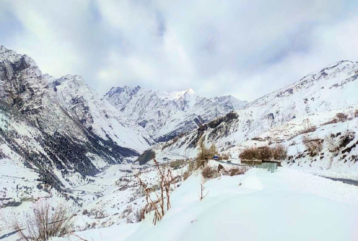 himachal weather update: norainfall forecast for four days, More than 125 connectivity roads still closed in Lahaul