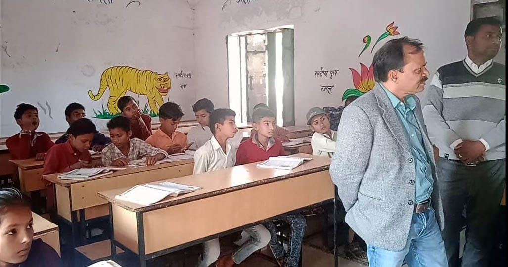 Insects in mid-day meal, recommendation of suspension of headmaster