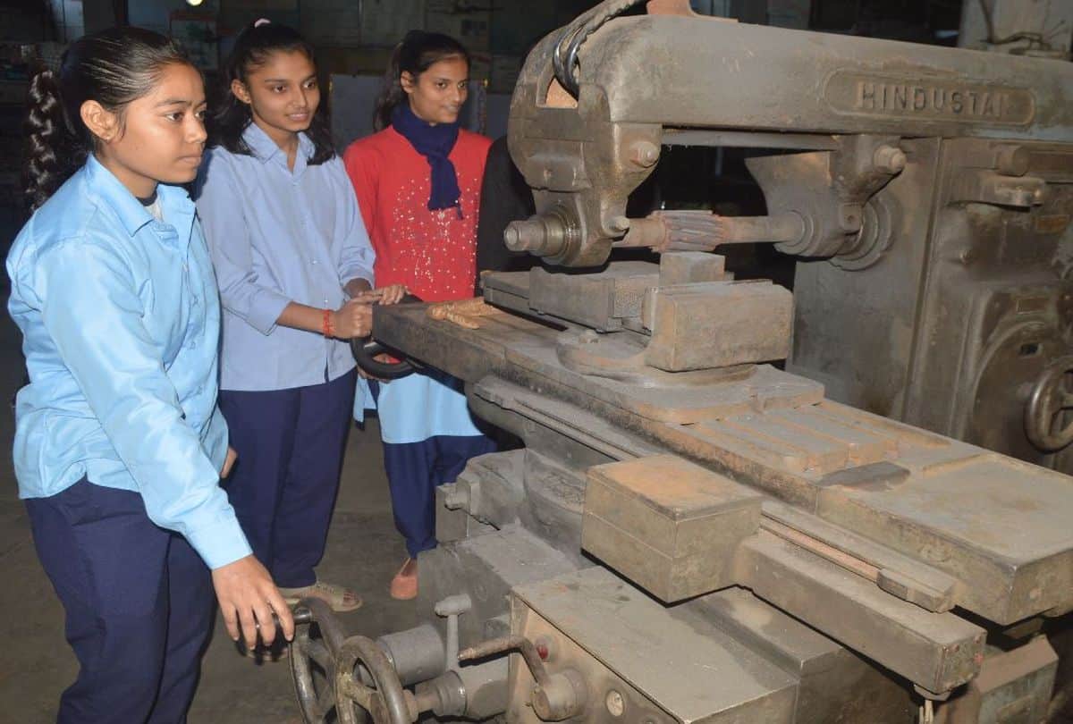 Girls Admissions In Technical Courses For Career In ITI Agra