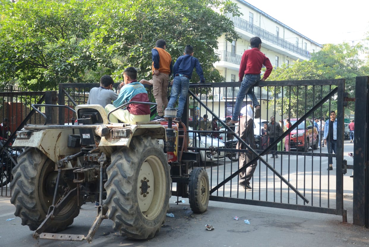 Case against 700 farmers in a scuffle with authority personnel