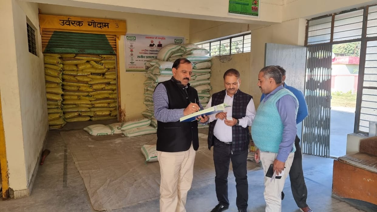There is no shortage of fertilizer for the farmers in the district