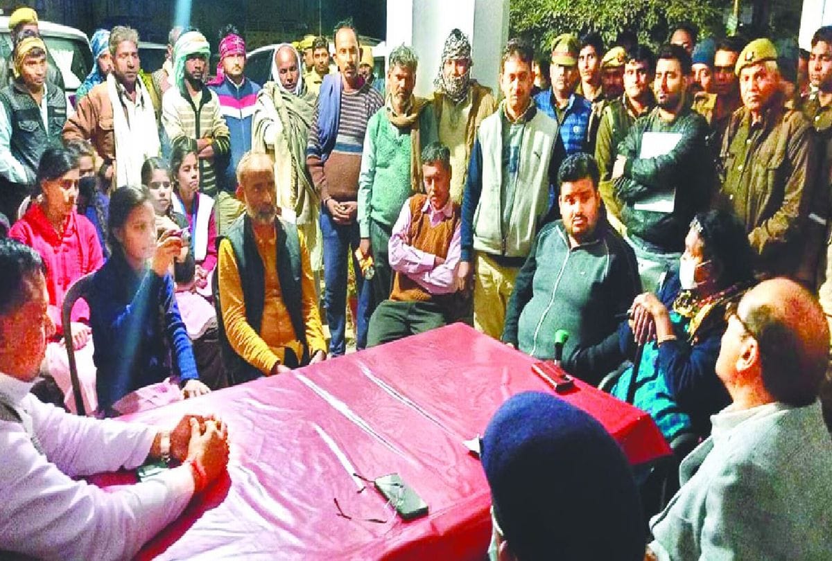Bsa Mainpuri Beaten Case Nahili Village Composite School Action Against Principal And Teachres