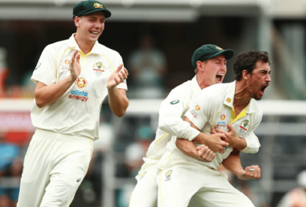 AUS vs ENG Australia Pacer Mitchell Starc bowled rory burns on first ball of the Ashes series