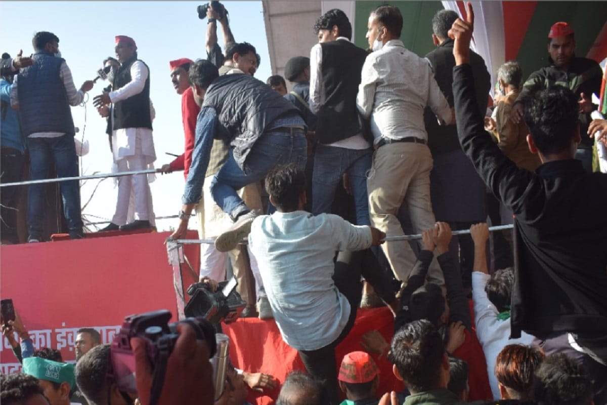 Meerut News: the crowd have  ruckus in rally of Akhilesh and Jayant, and the jam on highway and see photos