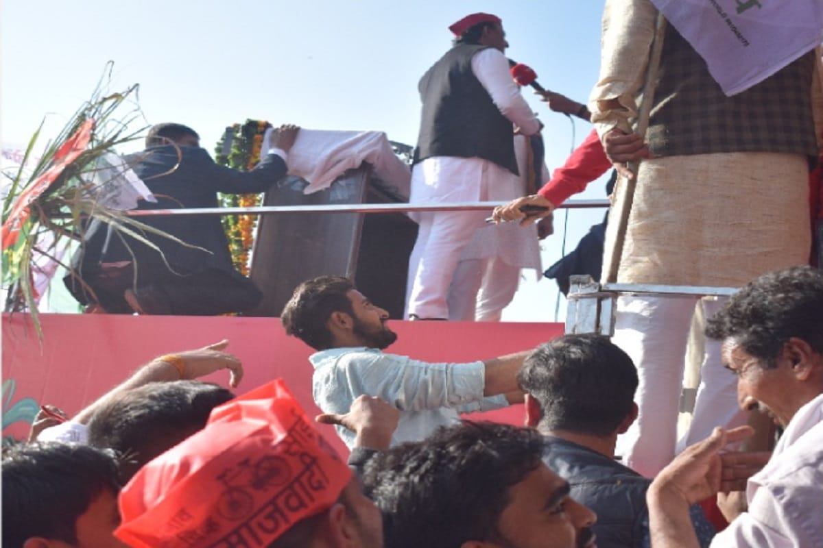 Meerut News: the crowd have  ruckus in rally of Akhilesh and Jayant, and the jam on highway and see photos
