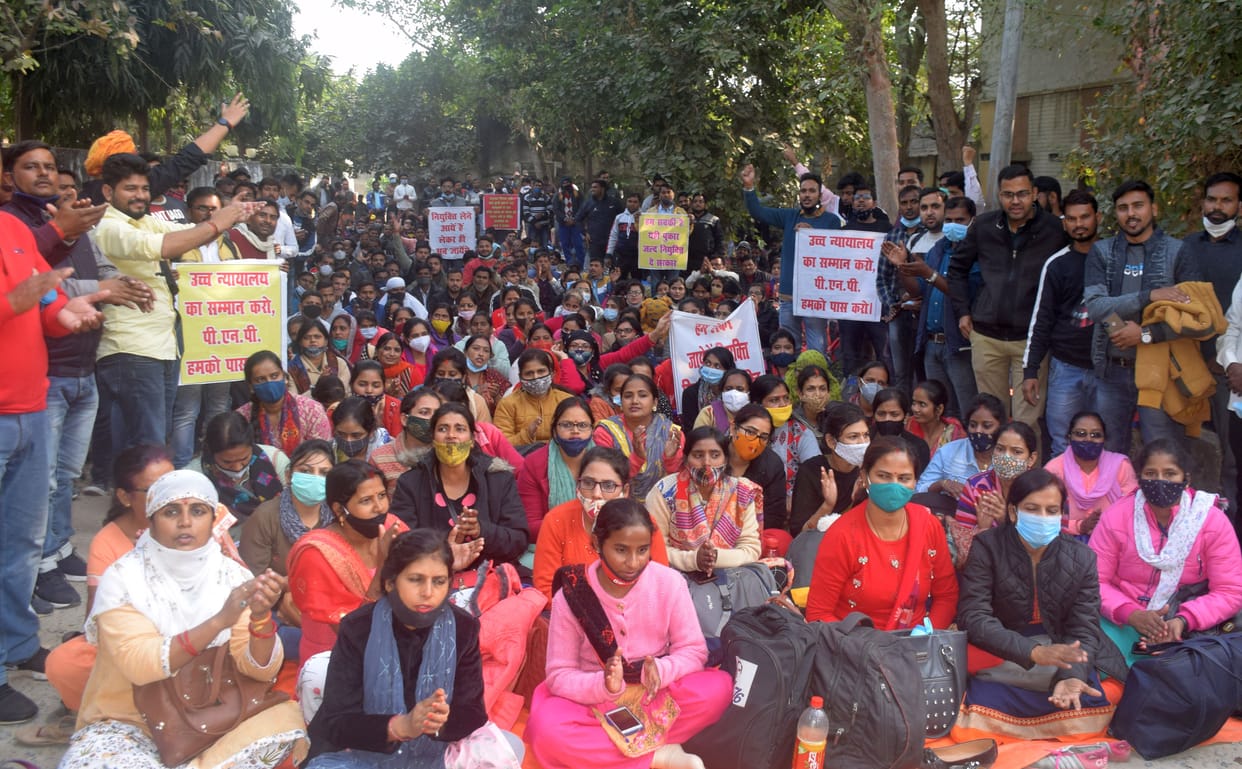 69000 Assistant Teacher Recruitment: Candidates standing on PNP for demand of number