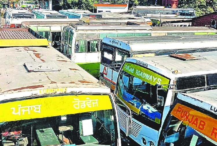 Pepsu Road Transport Corporation suffered loss of one crore 40 lakh rupees by strike of contract employees