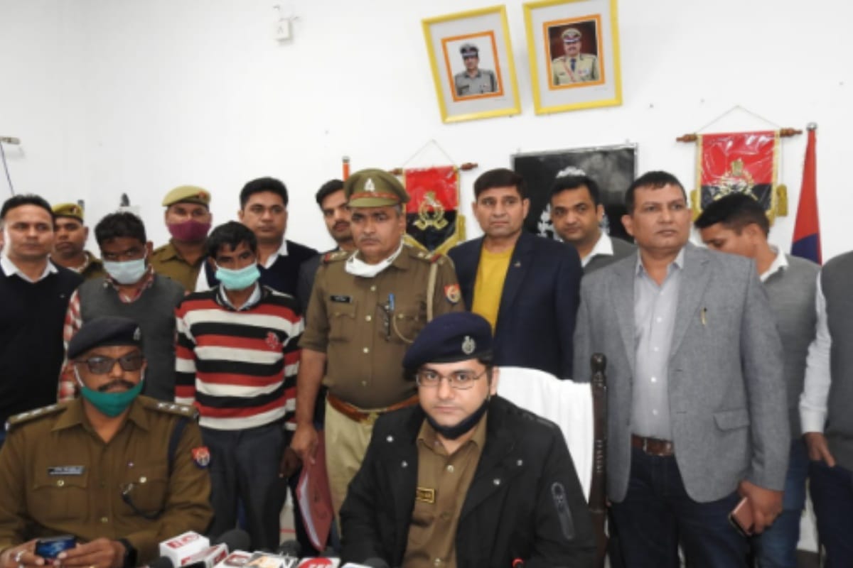 Saharanpur: Police caught three smugglers including woman in encounter