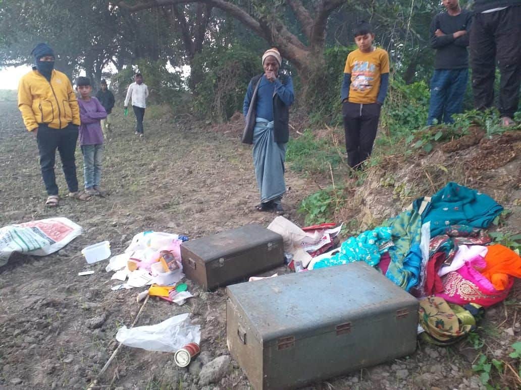 Seven lakh rupees including cash, jewelry stolen by breaking in