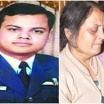 आगरा: पृथ्वी के शहीद होने की जानकारी मिलने पर शोकाकुल मां
