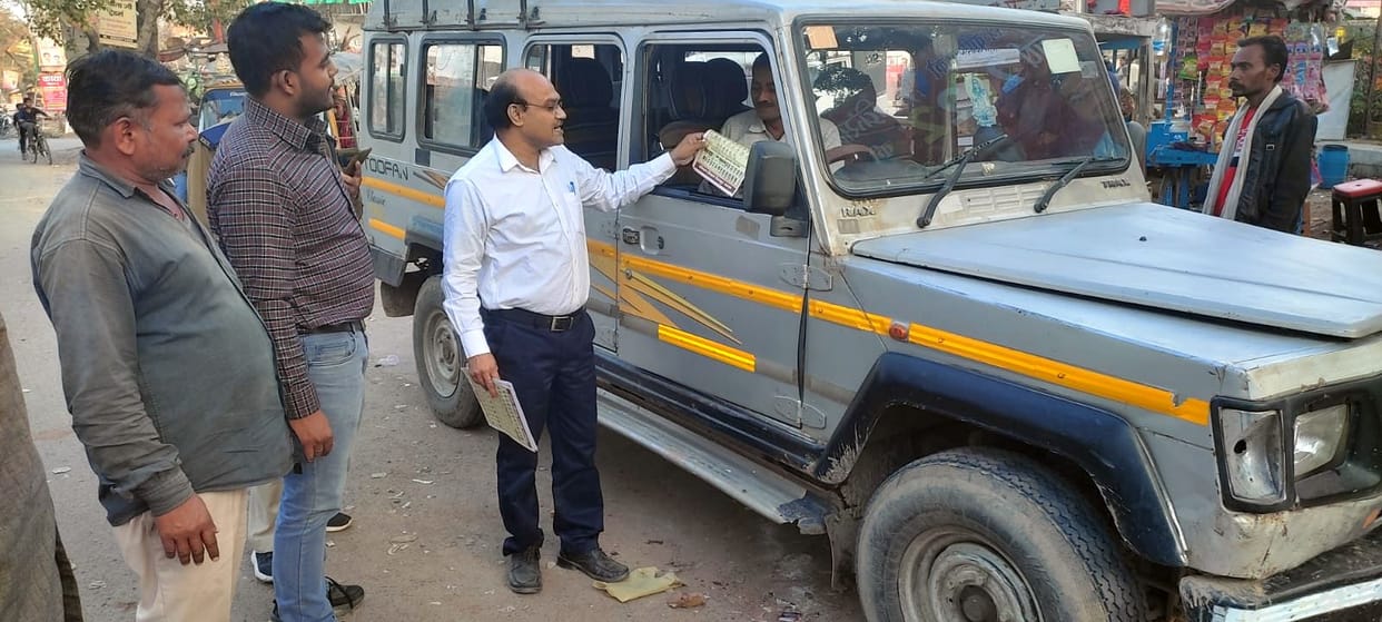 Explain the advantages of helmet and seat belt