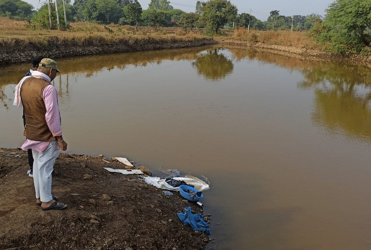 Shajapur Death Of Two Girls Aged 10 And 11 Who Went To Bathe In Water Filled In Mining Pits