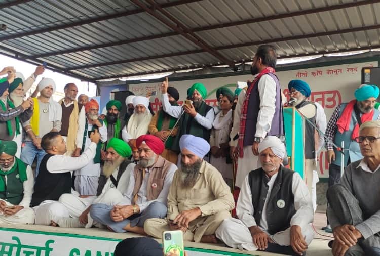 Farmers happy on the victory of one year struggle