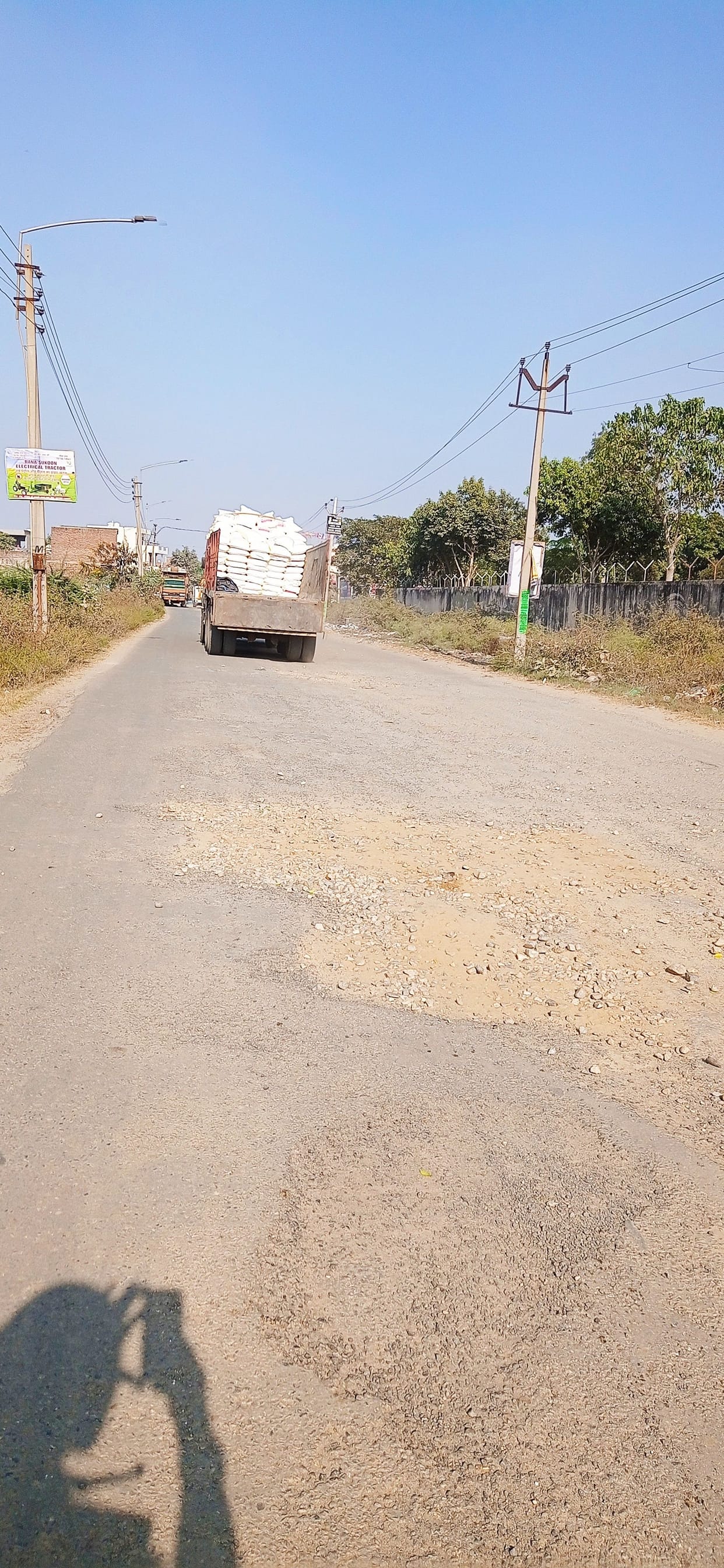 Pits are being filled on 156 roads with a length of 2.25 crores to 321 km