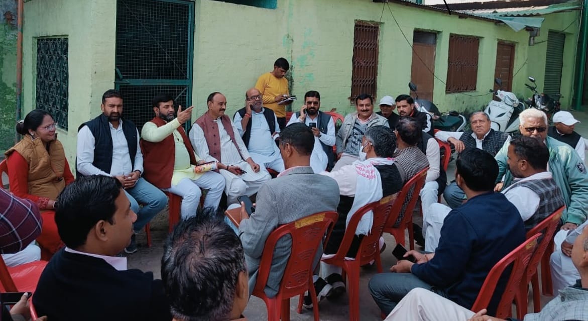 BJP workers threw power for the meeting of Swatantra Dev Singh
