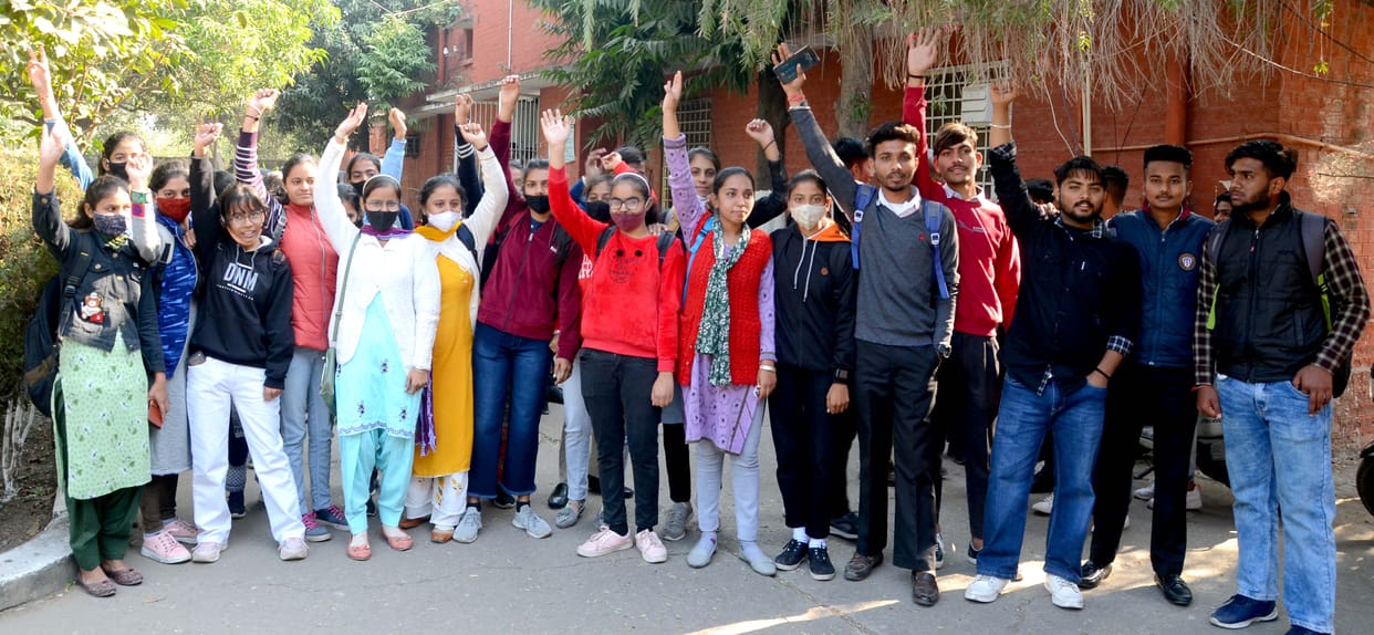 Students created ruckus in GM's office