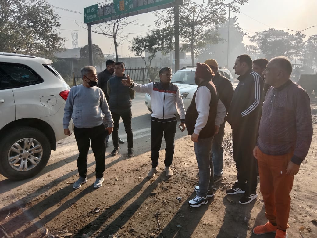 Mayor came on the road to clean, Yamunanagar