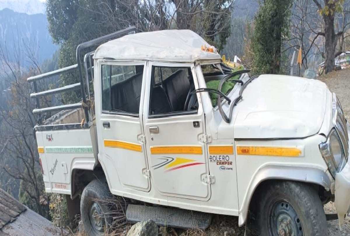 Three died including couple in two road accidents in himachal, 15 injured, one missing