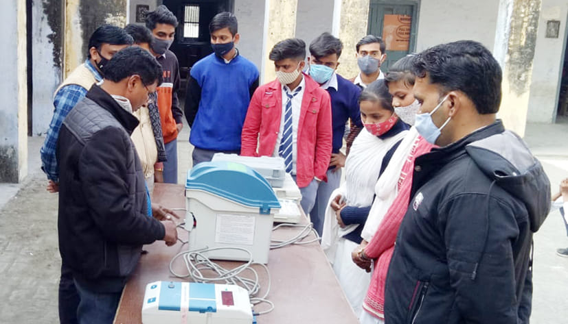 Eagerness among villagers to cast sample vote from EVM
