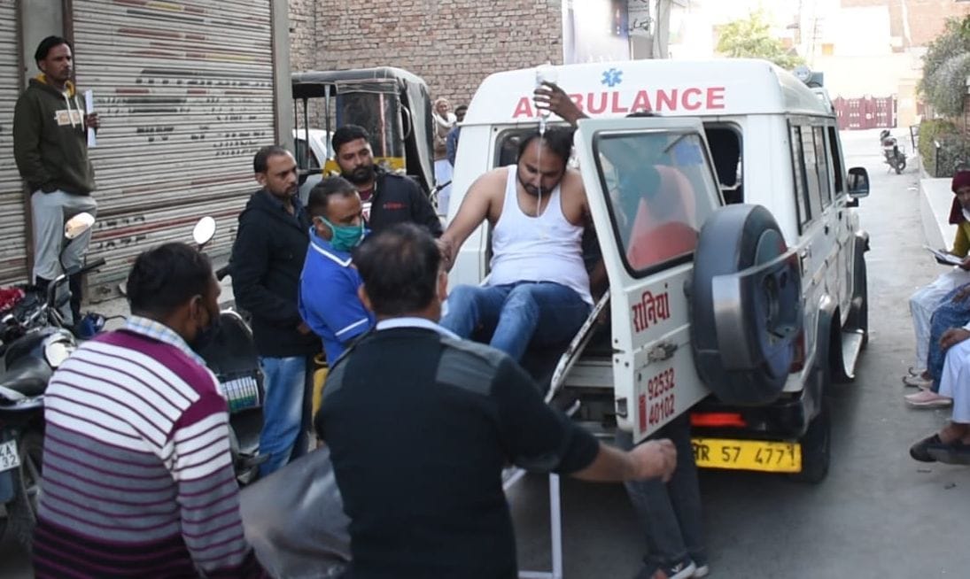 Called a friend and said - I am consuming poison, Naib Tehsildar found unconscious in the car