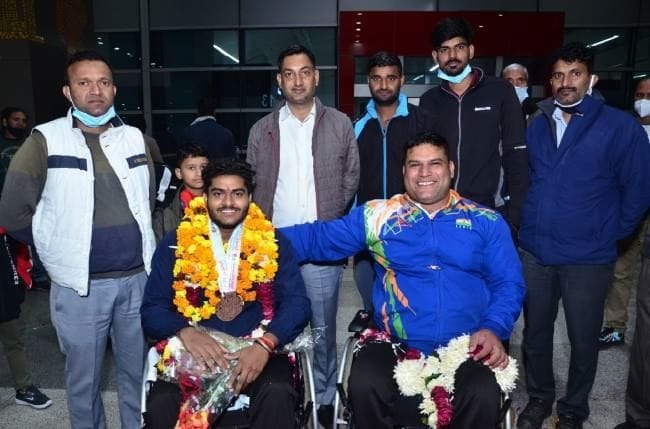 Target returned home after winning two medals, villagers will welcome