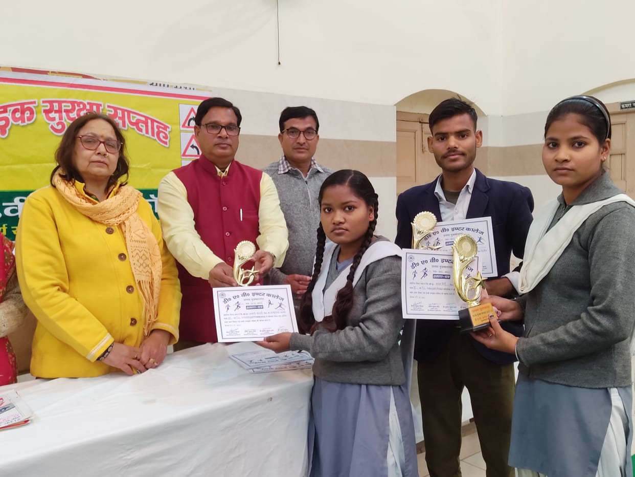 DAV Inter College: Made people aware by making posters