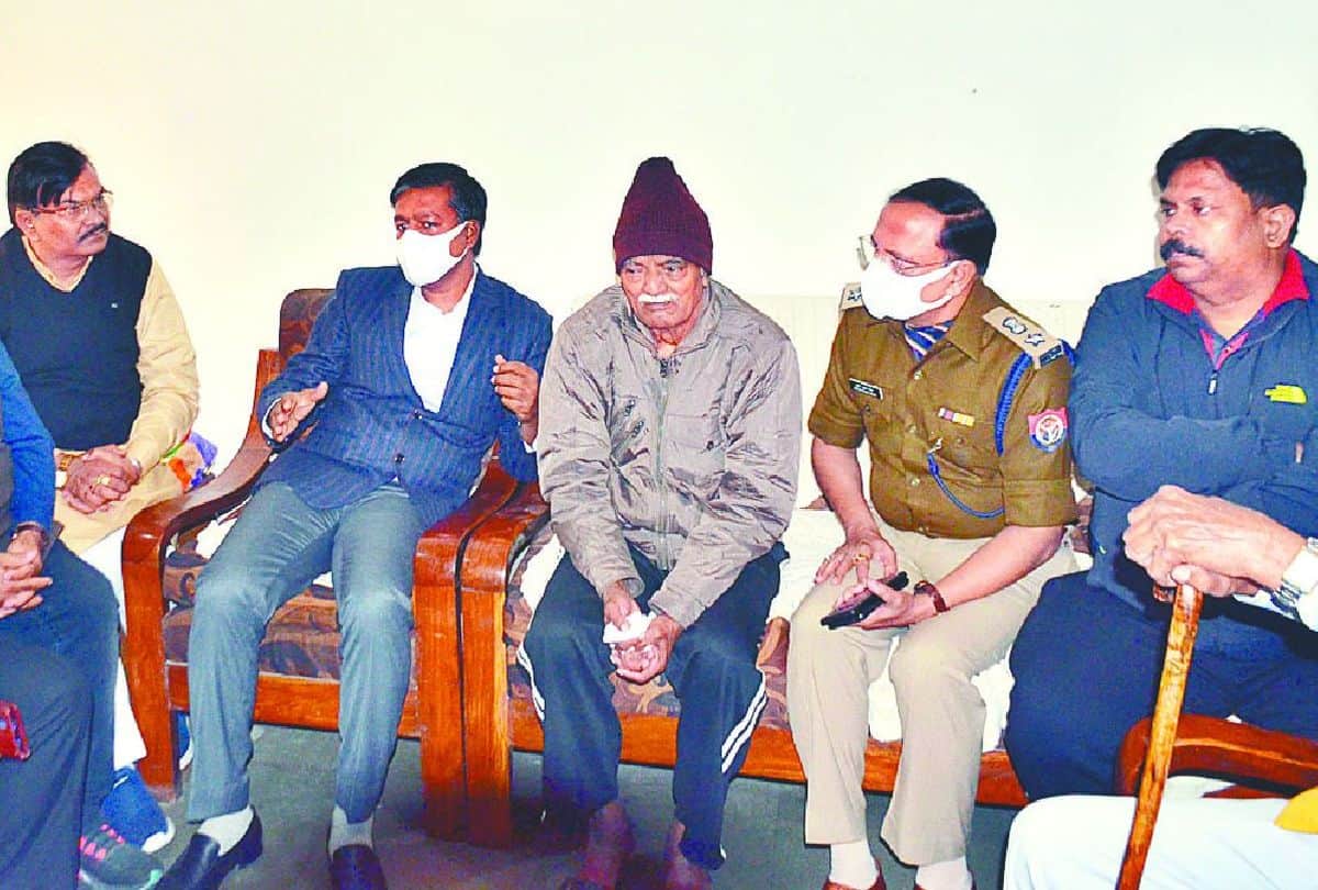 Helicopter Crash News: martyr Wing Commander Prithvi Singh mother crying for son in agra