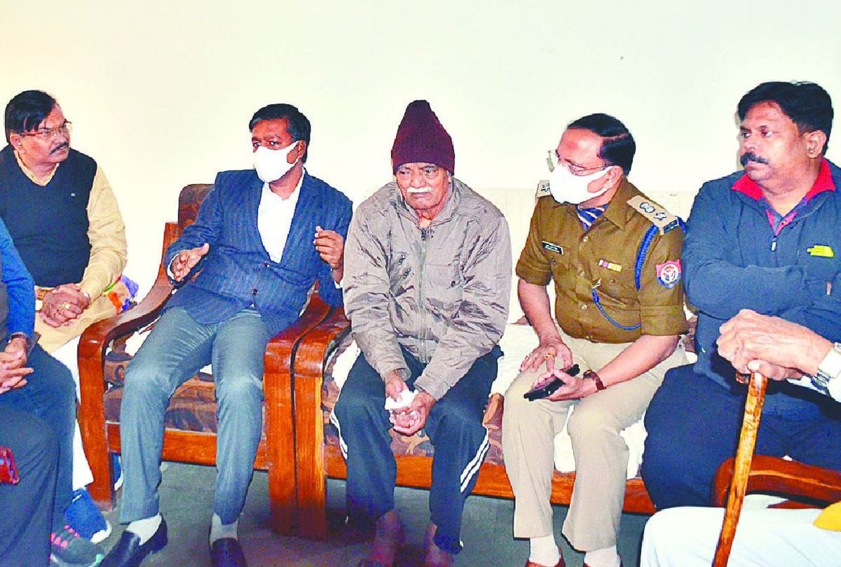 Helicopter Crash News: martyr Wing Commander Prithvi Singh mother crying for son in agra