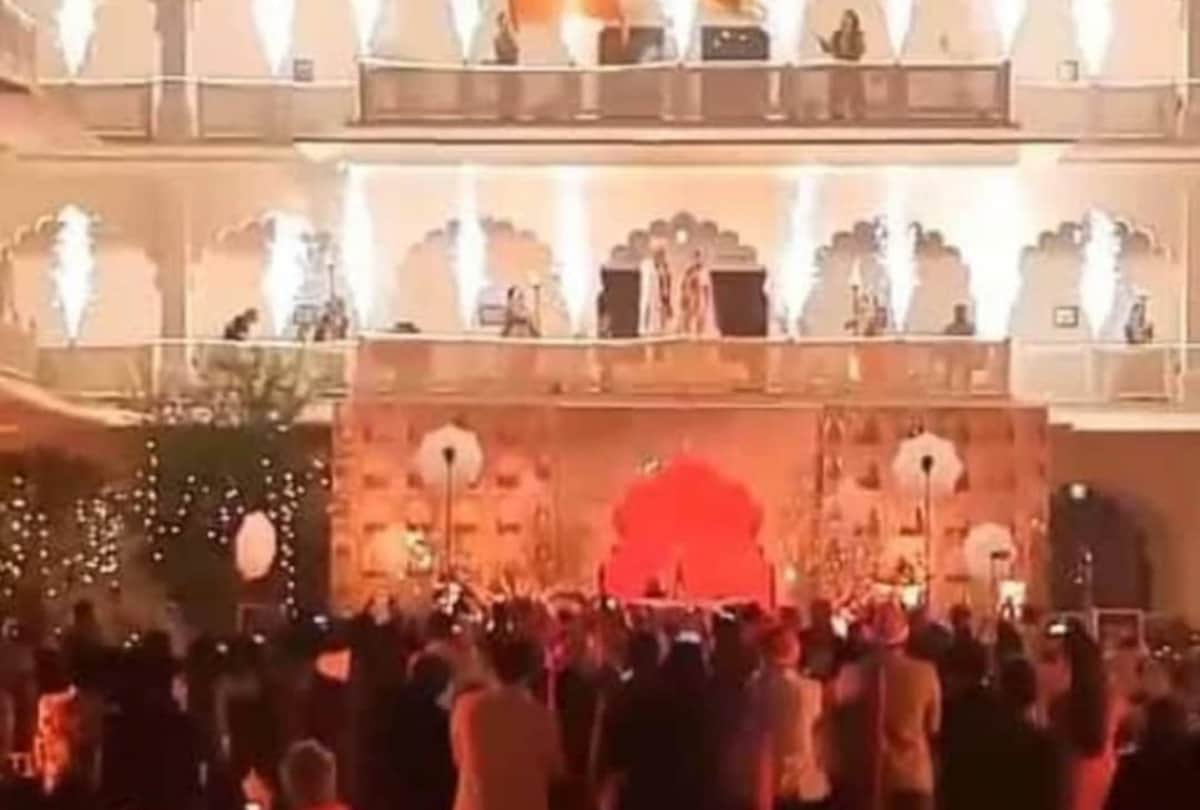 Vicky Kaushal and Katrina Kaif engagement  ring is very beautiful the price is 7 to 8 lakh rupees