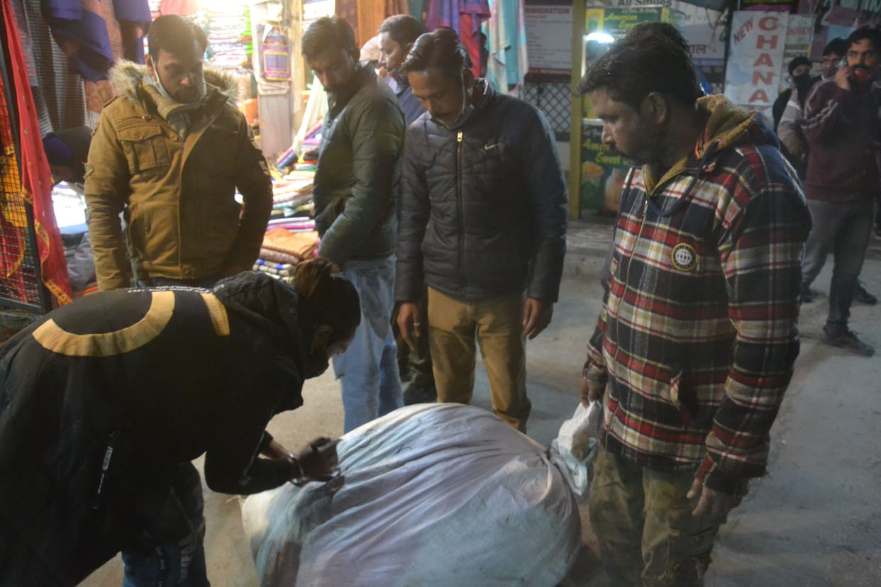 MC team removes encroachment from Solan mall road and bazaars