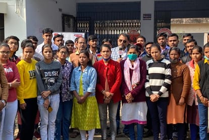 UP Assembly Election 2022 Gorakhpur Youth Ki Baat Coverage News Updates In Hindi