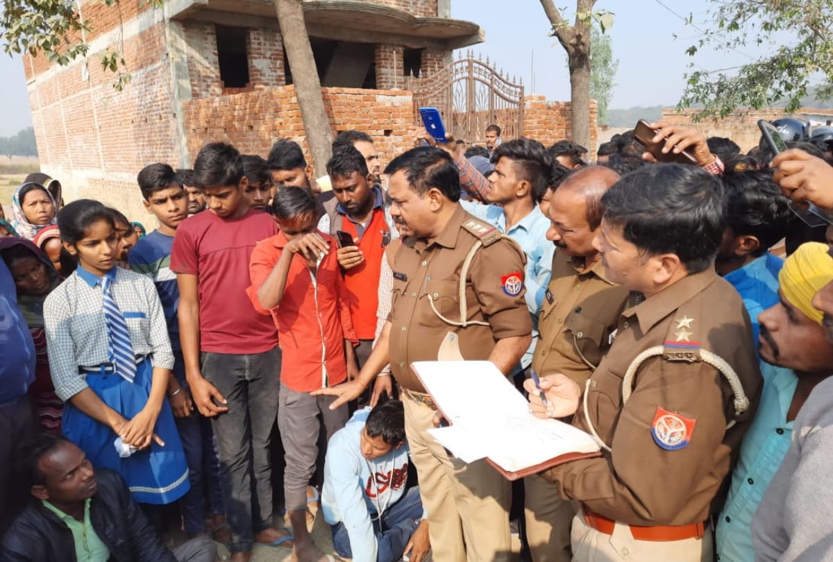 Student died after falling from school bus in Sant Kabirnagar