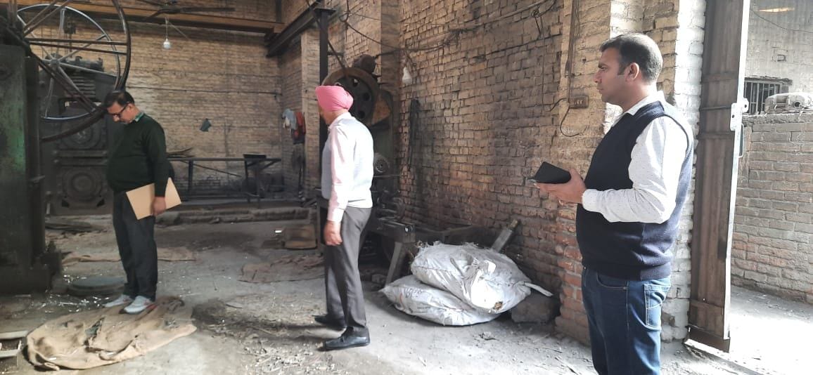 Chief Minister's flying squad caught illegal metal factory, Yamunanagar