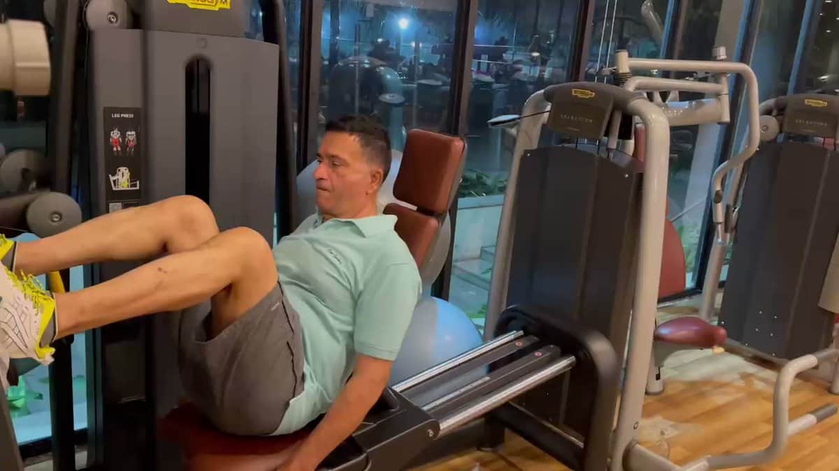 video: Vicky Kaushal father Sham Kaushal sweats it hard in gym, shares inspiring workout video