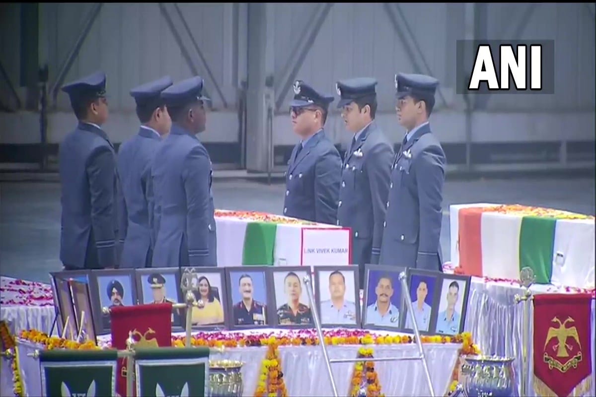 CDS General Bipin Rawat death funeral, helicopter crash tamilnadu, indian defence chief shahid news live updates in hindi
