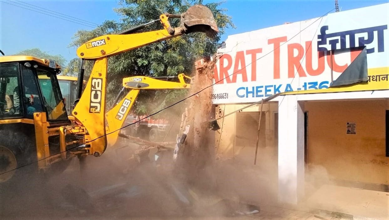 NAPA ran a yellow paw, demolished the truck union's office, freed the land