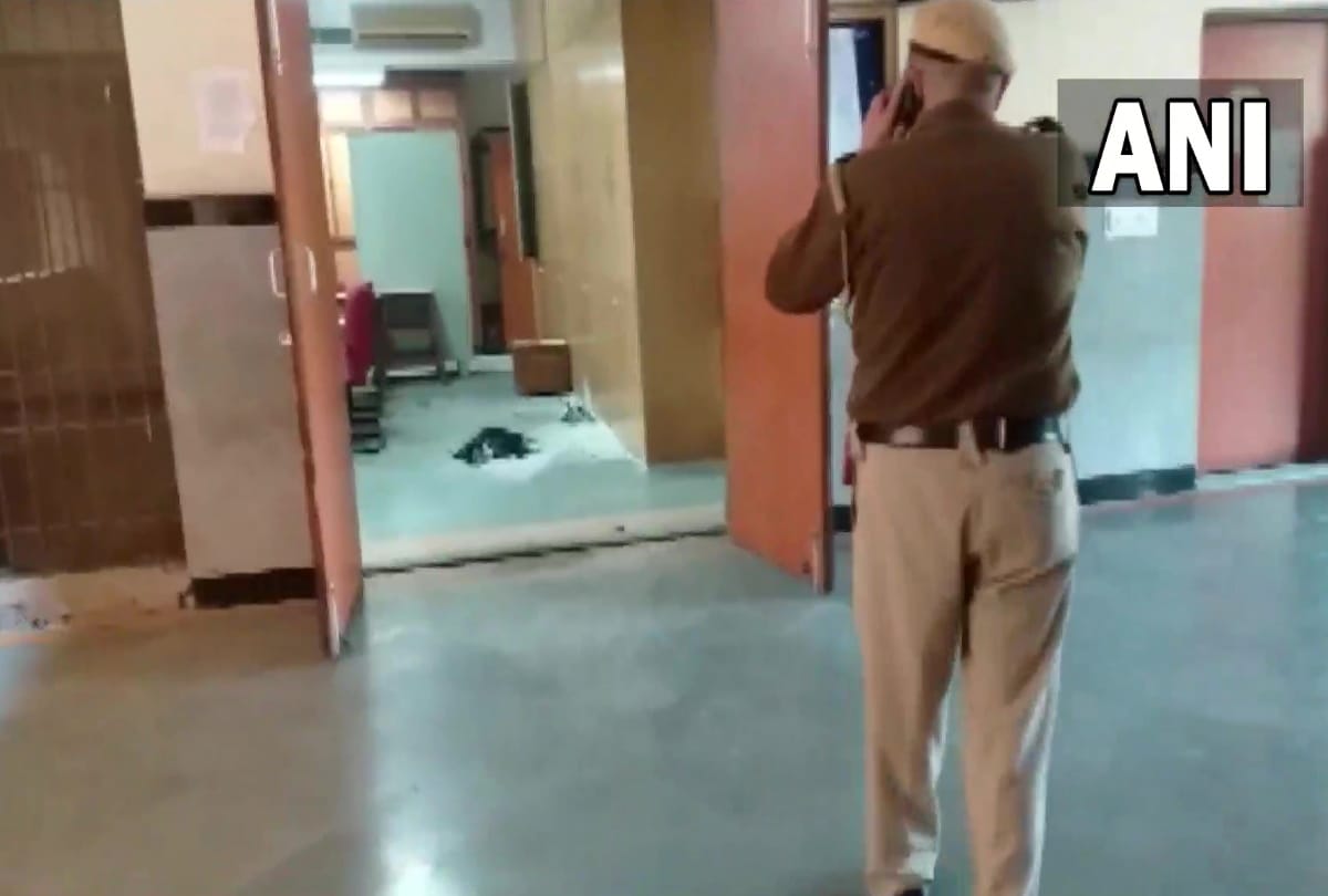 Rohini Court Delhi Blast News: security agencies says it was tiffin bomb ammonia nitrate and some other things were used
