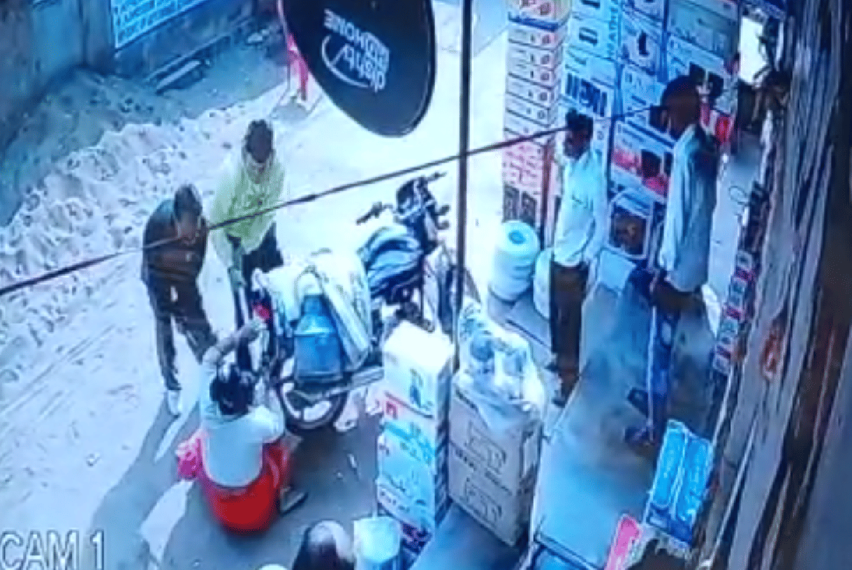 Madhya Pradesh: Brother-in-law along with son killed sister-in-law in Shivpuri market, CCTV footage surfaced