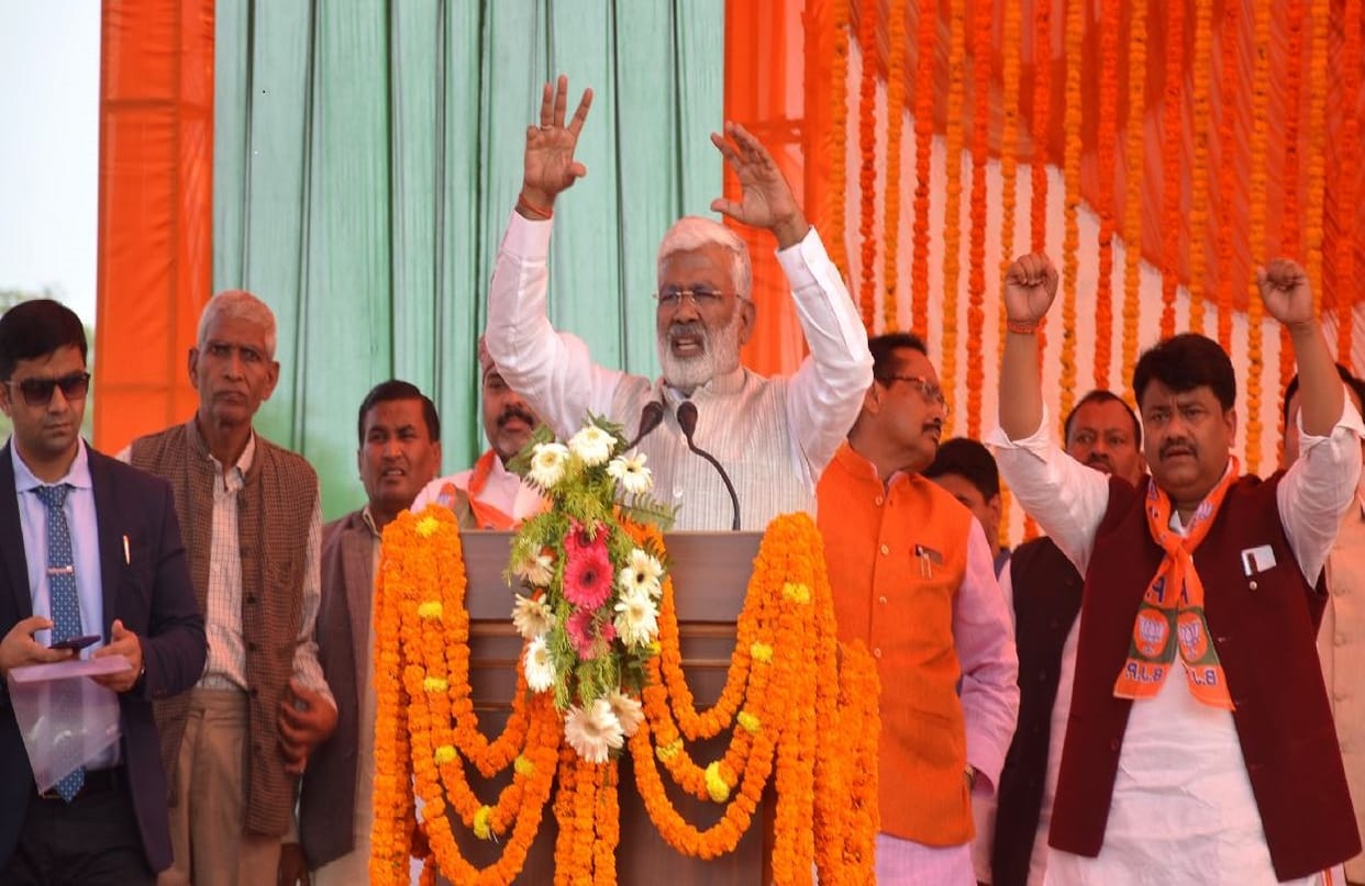 BJP State President Swatantra Dev Singh address district convention of Backward Classes in mirzapur