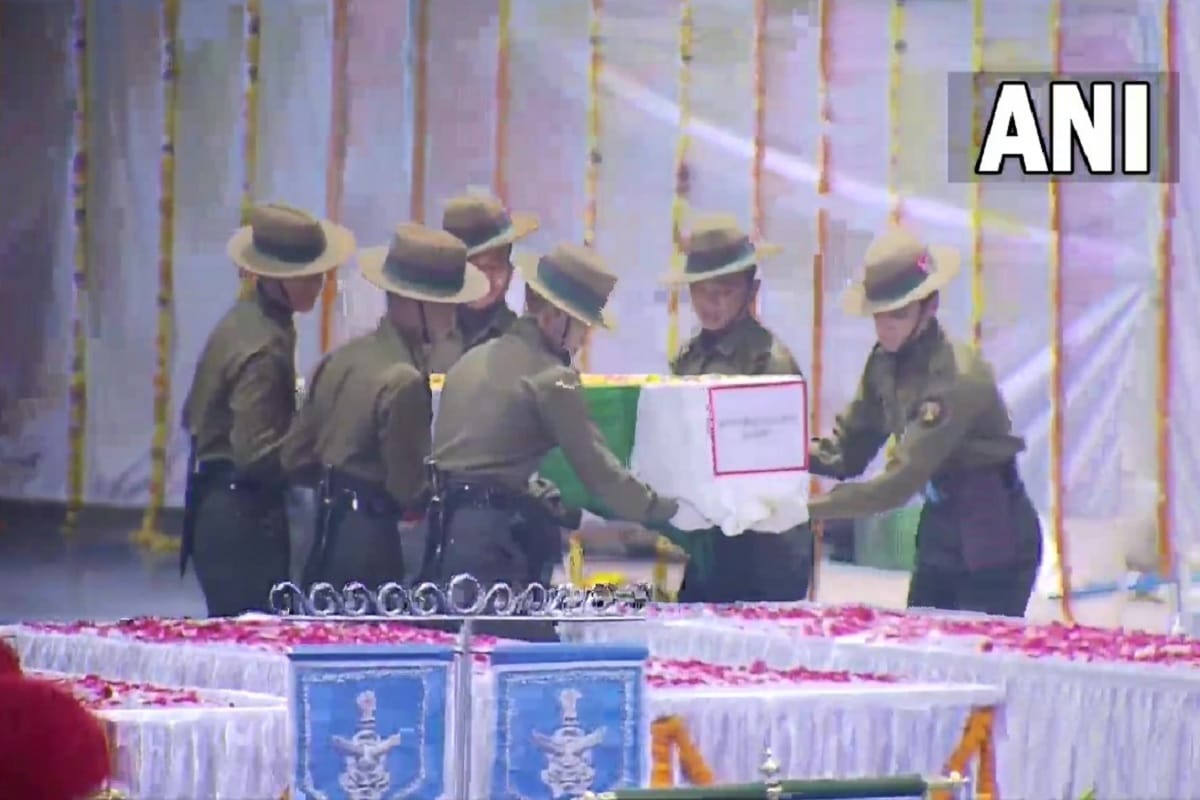 mortal remains of CDS Bipin Rawat and others brought to Palam Airbase in Delhi see images Tamil Nadu Helicopter Crash news