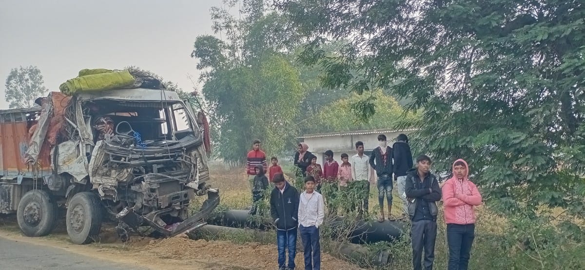 One died and two injured in road accident truck container collision in sonbhadra