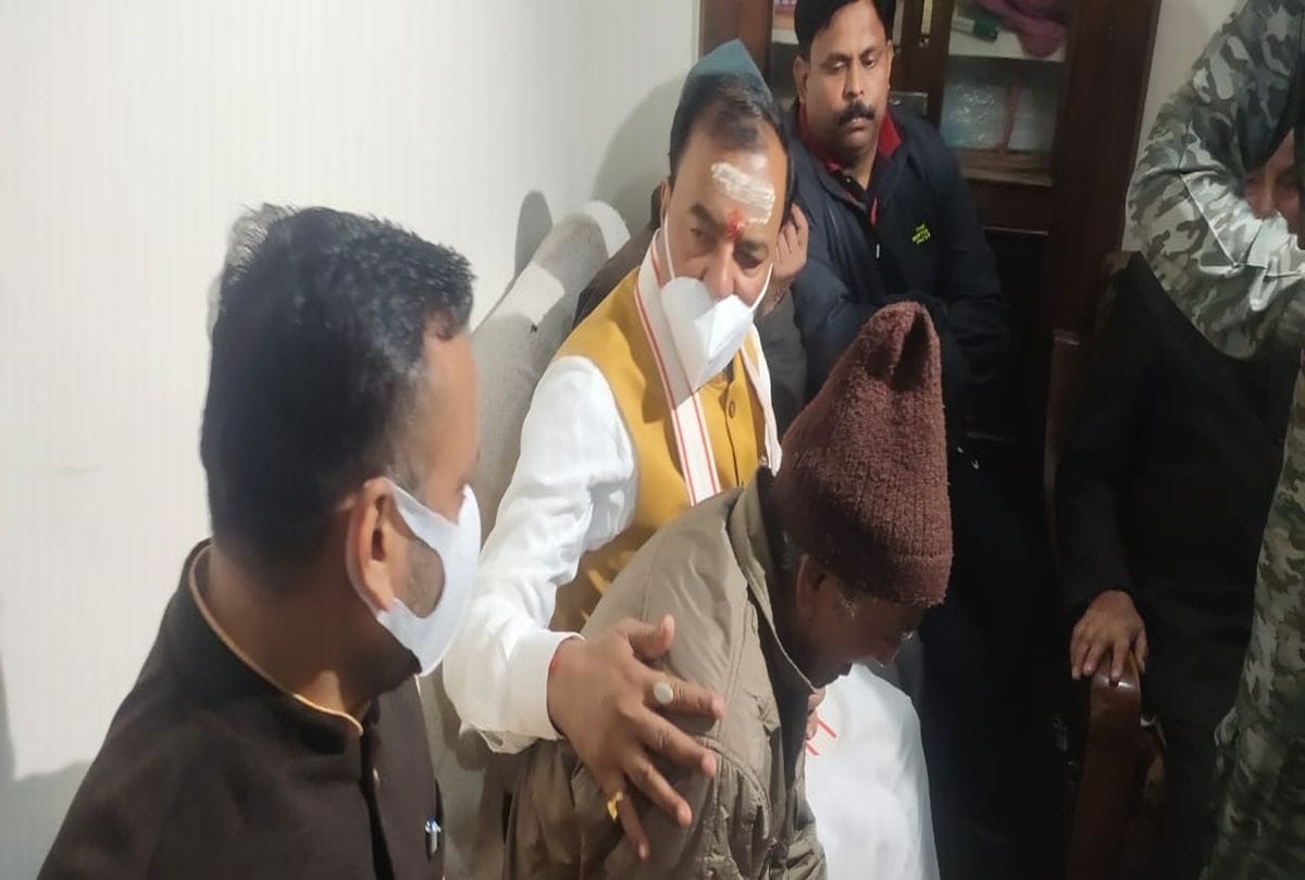 Bipin Rawat Death News Waiting For Wing Commander Prithvi Singh Chauhan Dead Body In Agra