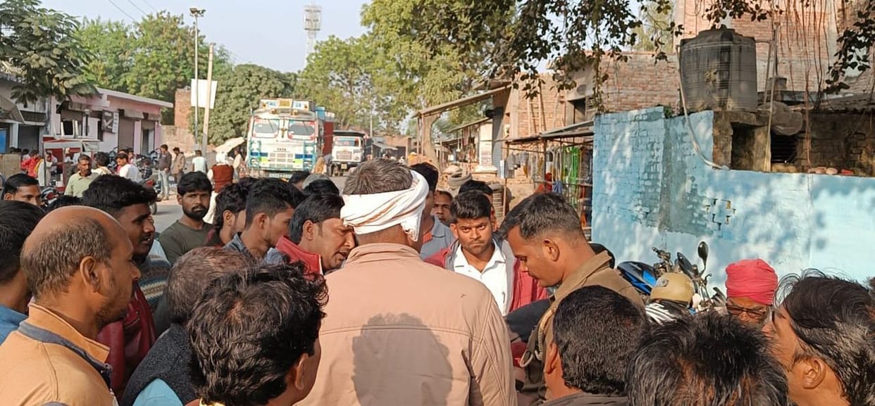 Uproar over the way of sand extraction, villagers surrounded the police post