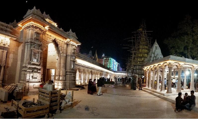 Kashi Vishwanath dham Amazing shade in bright light decoration see view in pictures