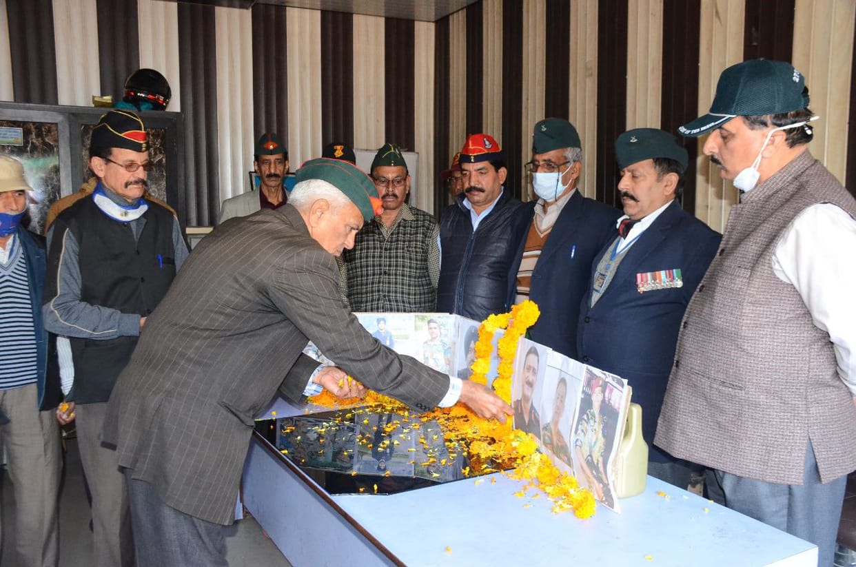 Tribute paid to CDS Rawat
