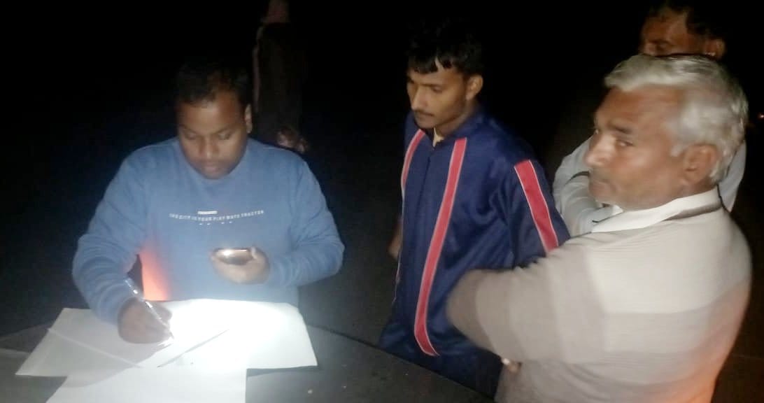 SDM caught 100 quintals of government ration