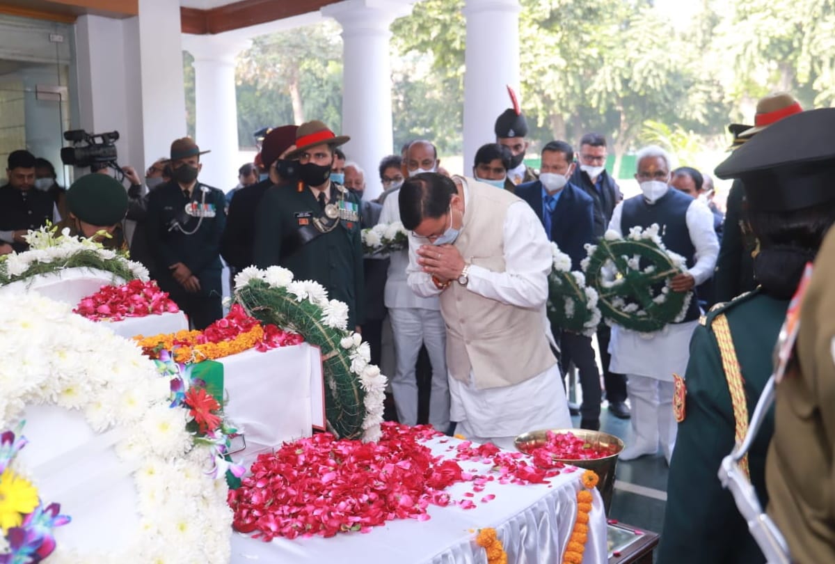 CDS Bipin Rawat death last rites cremation photos amit shah to rahul gandhi other politicians to all three forces officers pays tribute to them who died in helicopter crash