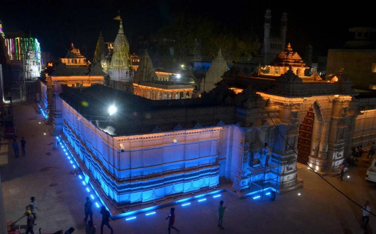 Kashi Vishwanath dham Amazing shade in bright light decoration see view in pictures
